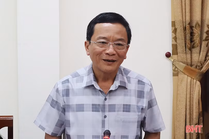 Phó Chủ tịch HĐND tỉnh Trần Văn Kỳ phát biểu tại cuộc làm việc.