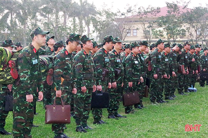 Hạ đạt mệnh lệnh hành quân. bqbht_br_a1-7696.jpg