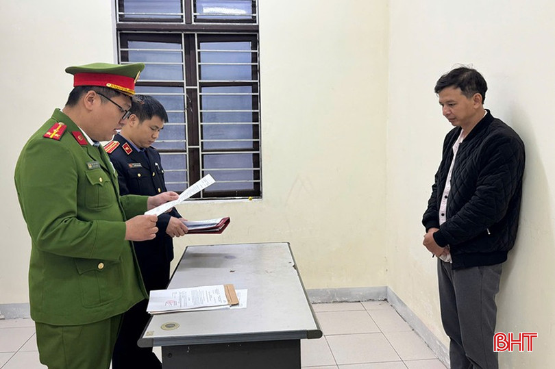 Cơ quan công an tống đạt quyết định khởi tố bị can. bqbht_br_co-quan-cong-an-tong-dat-quyet-dinh-khoi-to-bi-can.jpg