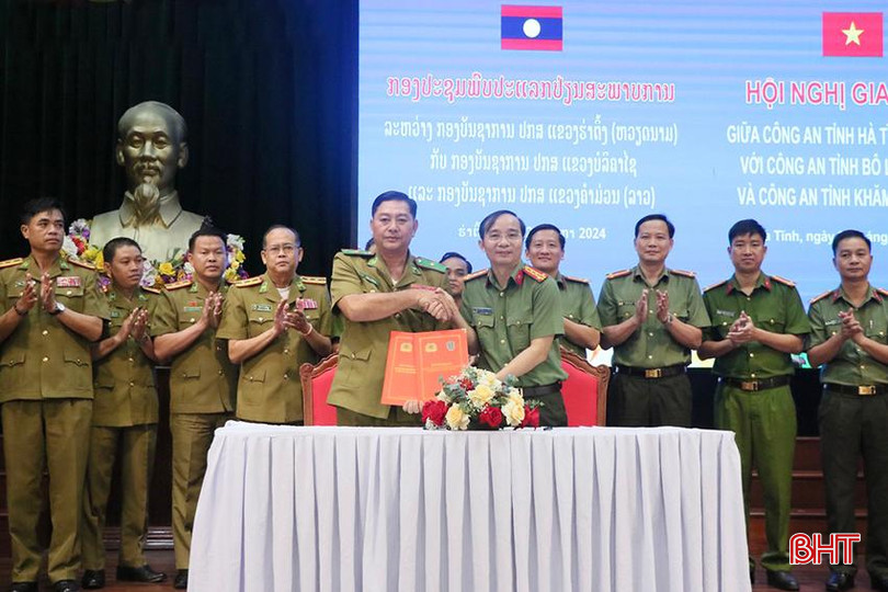 Công an tỉnh Hà Tĩnh và Công an tỉnh Bolykhămxay ký kết. Công an tỉnh Hà Tĩnh và Công an tỉnh Bô ly kHăm xay ký kết.jpeg
