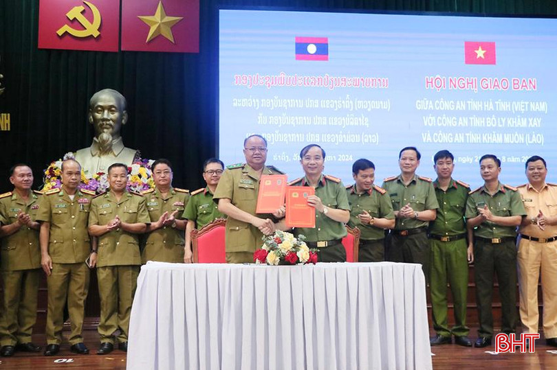 Công an tỉnh Hà Tĩnh và công an tỉnh Khăm Muồn ký kết. Công an tỉh Hà Tĩnh và Công an tỉnh Khăm Muồn ký kết .jpeg