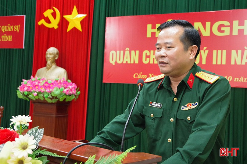 Đại tá Nguyễn Xuân Thắng - Chỉ huy trưởng Bộ CHQS tỉnh phát biểu khai mạc hội nghị. a3-9060.jpg