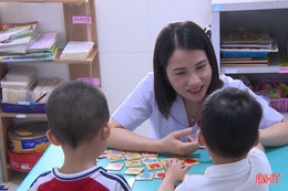 Tivi, điện thoại đẩy trẻ em tới bờ vực rối loạn chức năng phát triển