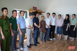Khánh thành 2 ngôi nhà nhân ái trị giá hơn 200 triệu đồng