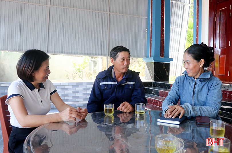 Từ sự tuyên truyền vận động của phụ nữ, nhiều người trong thôn đã bỏ thuốc lá. bqbht_br_12.jpg