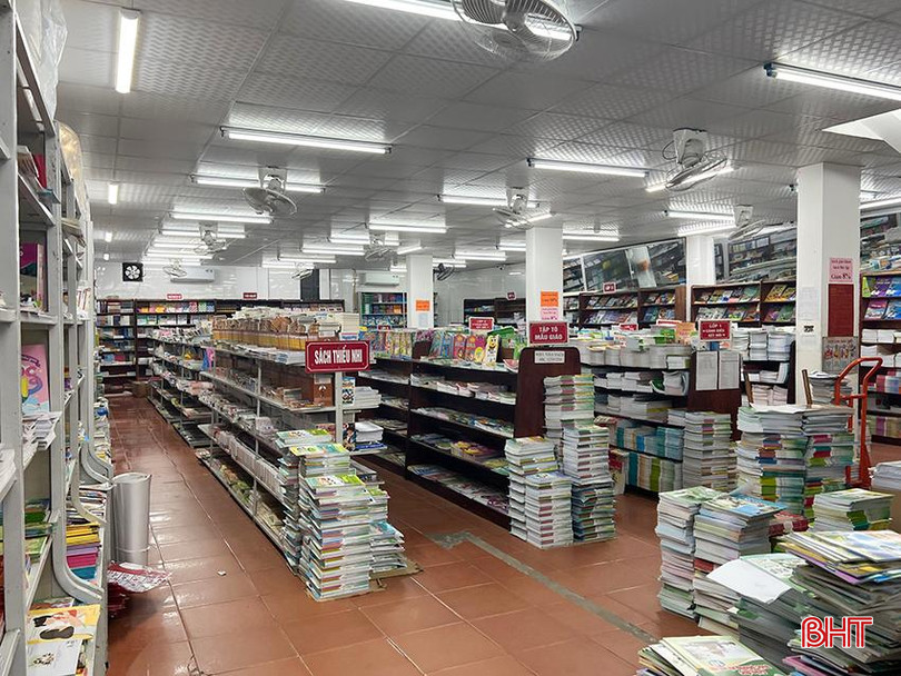 Đến thời điểm hiện tại, sách giáo khoa đã đáp ứng khoảng 80% nhu cầu thị trường Hà Tĩnh. 1.1.jpg