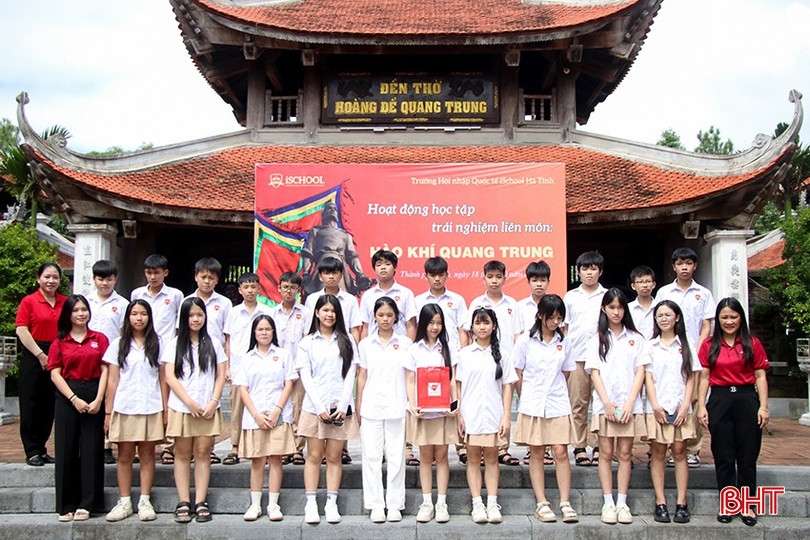 Học sinh hoạt động trải nghiệm liên môn với chủ đề: "Hào khí Quang Trung". bqbht_br_i5.jpg