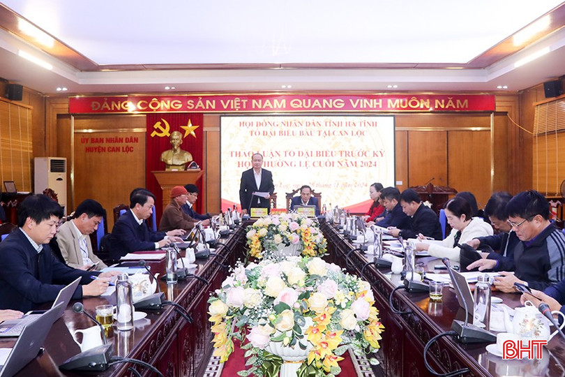 Các đại biểu tham dự buổi thảo luận tổ. bqbht_br_15.jpg