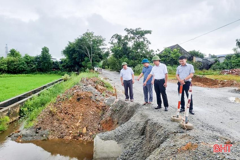 Lãnh đạo huyện Can Lộc kiểm tra tiến độ thi công công trình đường huyện ĐH36 (Chợ Đình – Quán Trại) 1.4.jpg