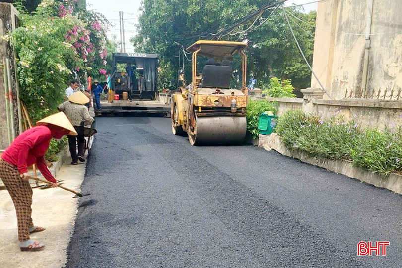 Người dân thị trấn Nghèn hiến đất mở đường xây dựng đô thị văn minh. bqbht_br_13-9197.jpg