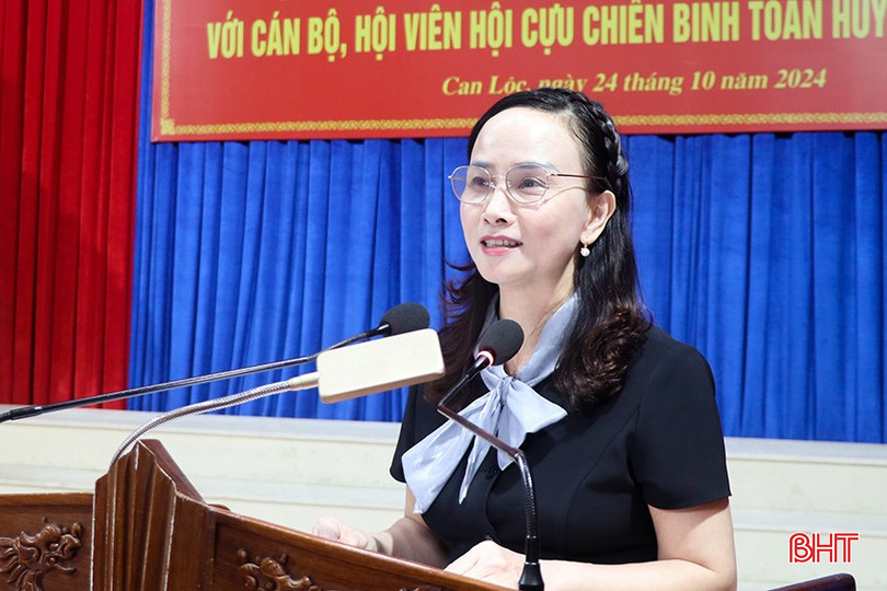 Bí thư Huyện ủy Can Lộc Đặng Thị Quỳnh Diệp phát biểu tại hội nghị. 11-7818-124.jpg