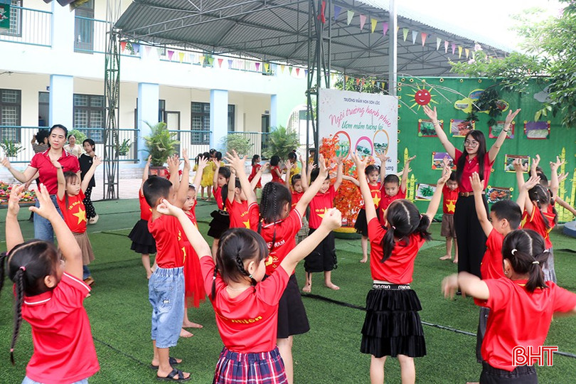 Trường Mầm non Sơn Lộc hướng tới mục tiêu giáo dục lấy trẻ làm trung tâm. bqbht_br_15.jpg