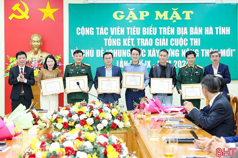 Hằng năm, Báo Hà Tĩnh tổ chức gặp mặt, vinh danh các CTV tiêu biểu. (Ảnh tư liệu) a12.jpg