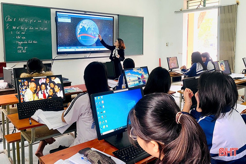 Việc ứng dụng công nghệ thông tin, các phần mềm hỗ trợ dạy học của cô Mai đã mang đến hiệu quả tích cực cho học sinh trong các giờ học. bqbht_br_12-7561.jpg