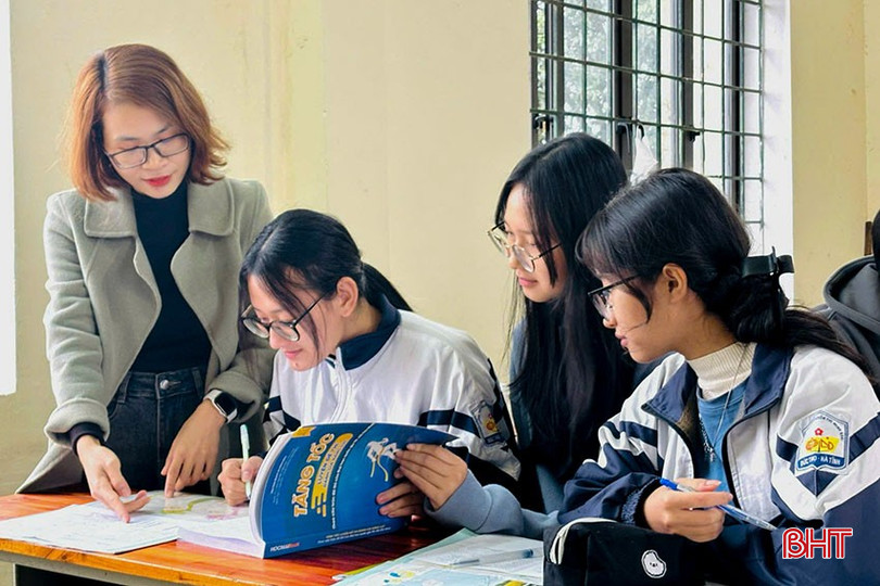 Những kết quả đạt được là động lực để cô giáo Phạm Thị Ngọc Mai không ngừng nỗ lực trong sự nghiệp "trồng người". bqbht_br_14-5661.jpg