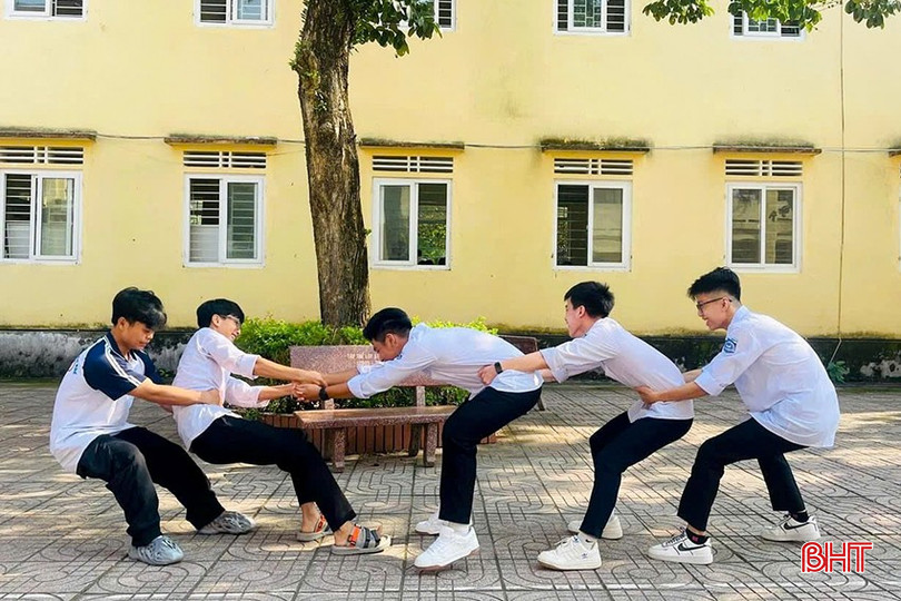 Phong trào lớp học không điện thoại đã góp phần xây dựng một môi trường học tập hiệu quả, thân thiện. 16-7865-3050.jpg