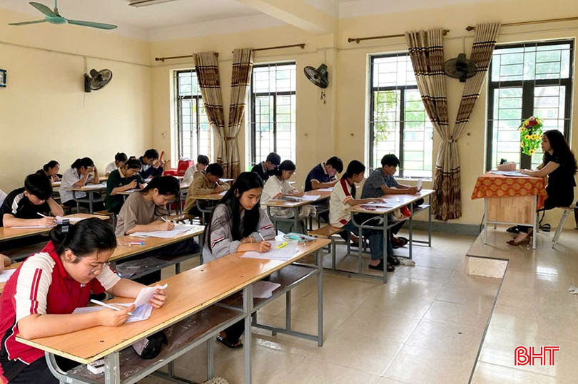Trường THCS Nguyễn Tất Thành (Can Lộc) tổ chức thi thử kiểm tra năng lực cho các em để điều chỉnh kế hoạch dạy học. bqbht_br_13.jpg