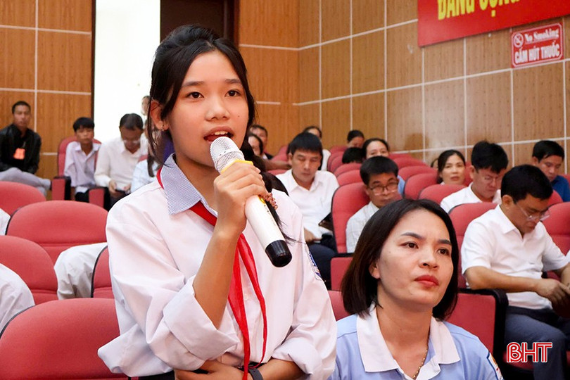 Trẻ em huyện Can Lộc đề xuất nhiều ý kiến, nguyện vọng với lãnh đạo địa phương. 24-821.jpg