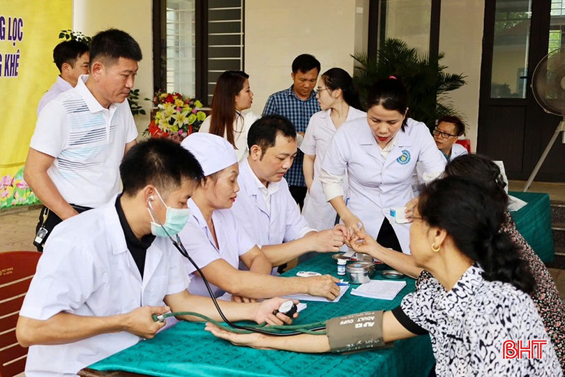 Lãnh đạo Chi cục Dân số tỉnh kiểm tra triển khai chiến dịch CSSKSS/KHHGĐ và Đề án 818 tại cơ sở. bqbht_br_16.jpg