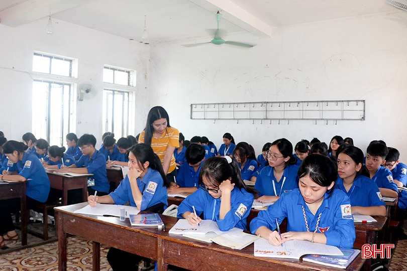 Giờ học của giáo viên, học sinh Trường THPT Mai Thúc Loan. bqbht_br_11.jpg