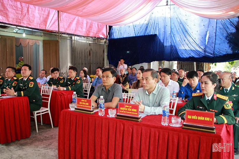 Đại biểu tham dự buổi lễ. bqbht_br_12.jpg