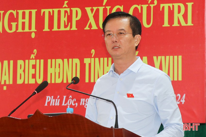 Phó Chủ tịch UBND tỉnh Trần Báu Hà làm rõ một số nội dung cử tri quan tâm. bqbht_br_11.jpg