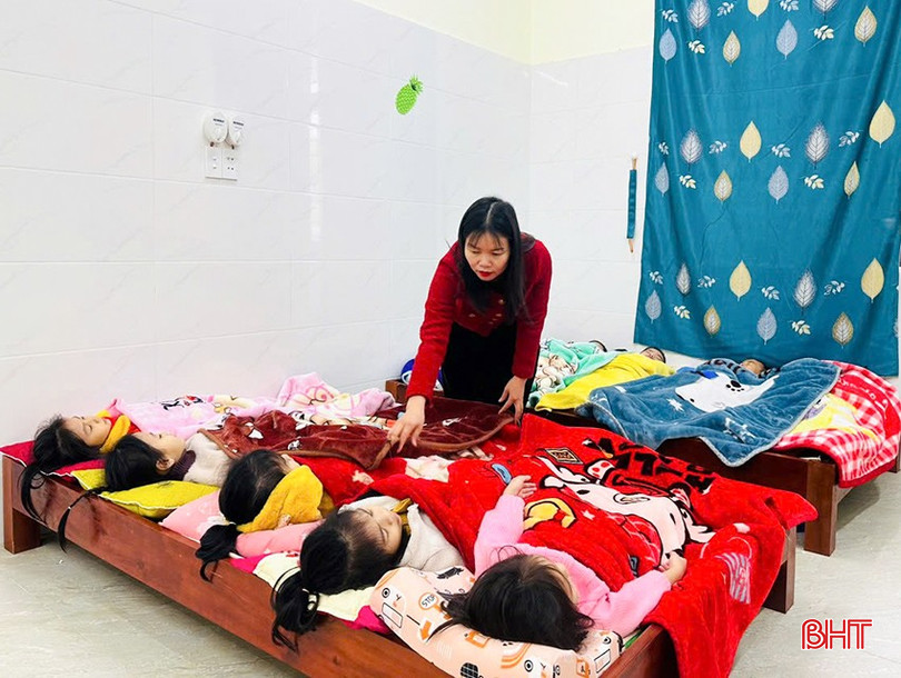 Phòng ngủ cho các cháu được trang bị đầy đủ chăn đệm. bqbht_br_13.jpg