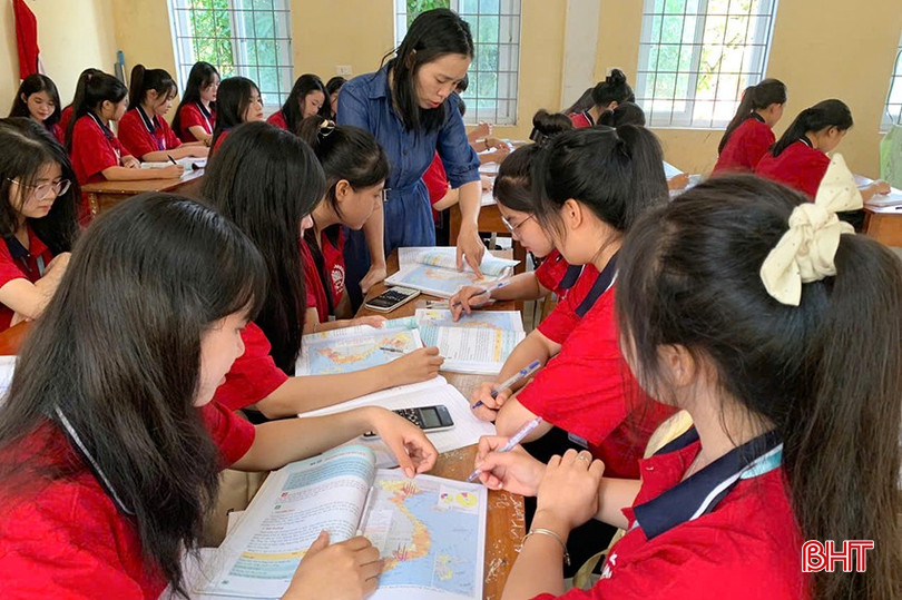 Ở môn Địa lý, năm nay thí sinh không sử dụng Atlat địa lý Việt Nam để làm bài. Ảnh: giờ học của học sinh Trường THPT Đồng Lộc. 12-1675-5380.jpg