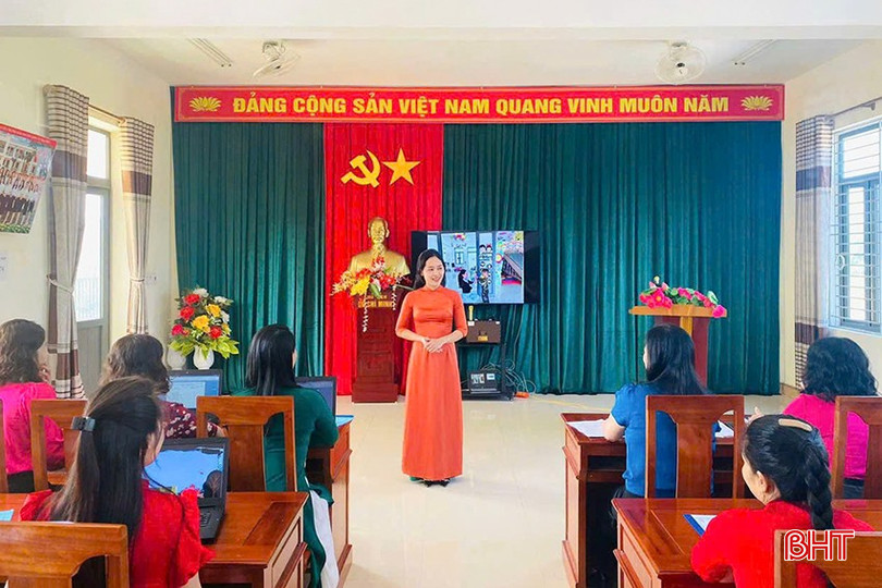 Giáo viên Trường Mầm non Sơn Giang tự tin thể hiện kiến thức, kỹ năng qua hội thi giáo viên giỏi. bqbht_br_16.jpg
