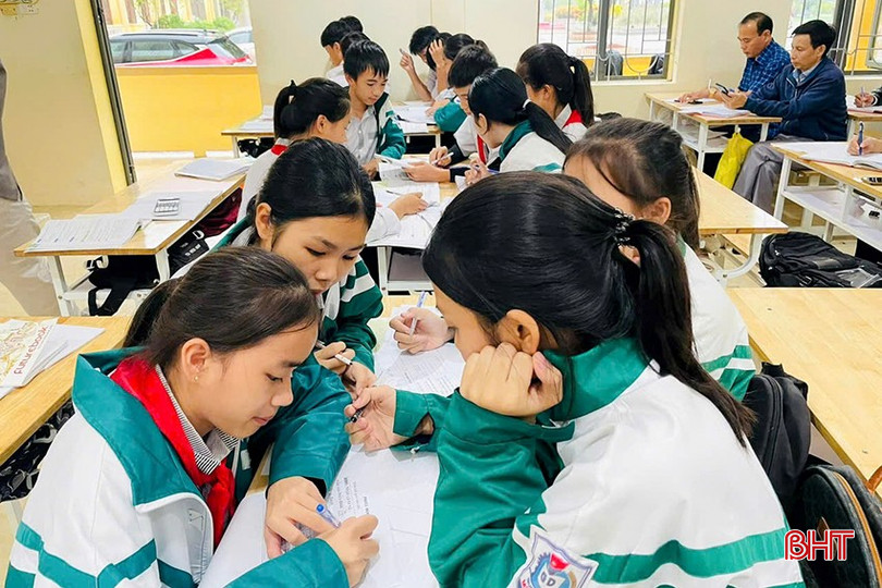 Trường THCS Mỹ Châu tăng cường sinh hoạt chuyên môn, thăm lớp, dự giờ để chia sẻ kinh nghiệm trong tổ chức dạy học. bqbht_br_13.jpg