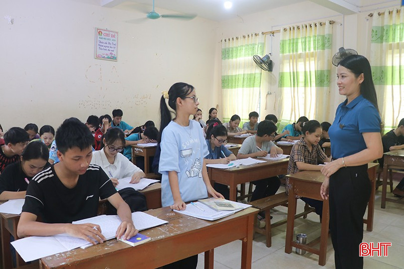 Vượt qua mọi khó khăn, giáo viên, học sinh miền núi Vũ Quang đã và đang nỗ lực làm nên những kỳ tích. 1.2.jpg