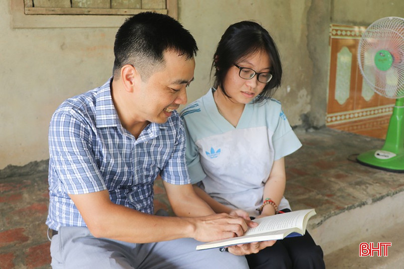 Thành tích của học sinh sau những mùa thi là sự kiên trì, tâm huyết của những người thầy tận tụy. 1.6.jpg