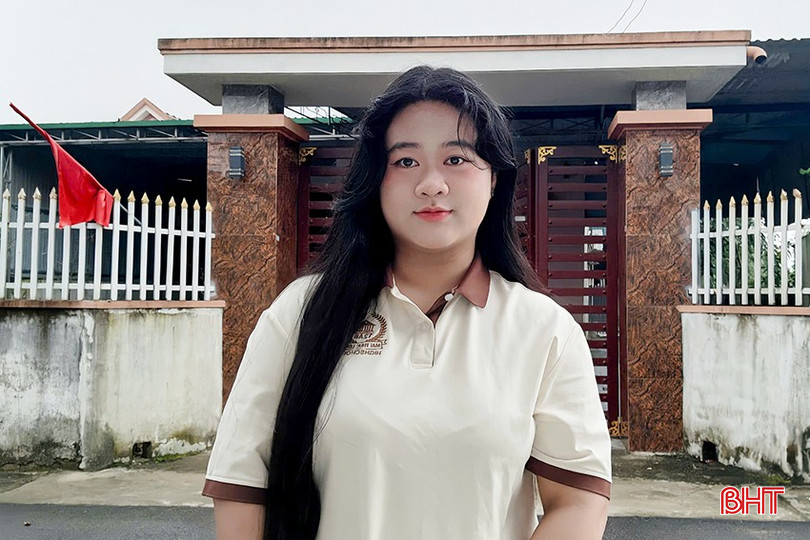 ทุย ลินห์ - ผู้ได้คะแนนสูงสุดในวิชาภูมิศาสตร์จากการแข่งขันนักเรียนดีเด่นระดับจังหวัด ชั้นมัธยมศึกษาปีที่ 6 bqbht_br_10.jpg