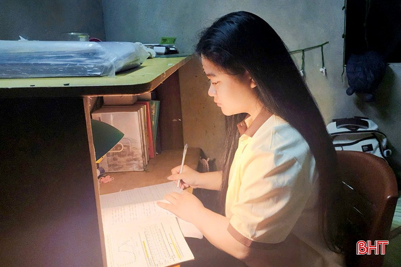 การเรียนด้วยตนเองเป็นวิธีการที่ช่วยให้ทุยหลิงสะสมความรู้ที่มั่นคงและปลูกฝังความคิดที่เป็นอิสระเพื่อบรรลุผลการเรียนที่ดีเยี่ยม bqbht_br_13.jpg