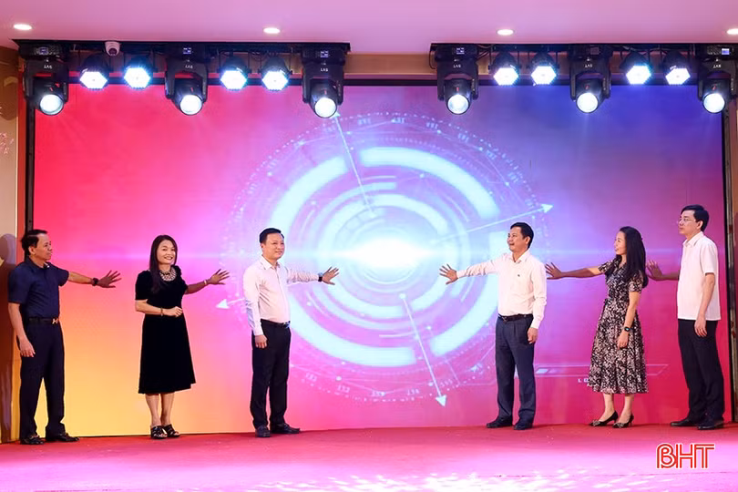 Ngày 9/10, Ban Chỉ đạo Chuyển đổi số tỉnh đã chính thức phát động chương trình hưởng ứng Ngày chuyển số quốc gia (10/10) năm 2024.