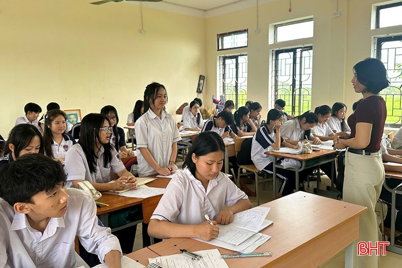 Phần lớn học sinh Trường THPT Thành Sen lựa chọn các môn khoa học xã hội để tăng cơ hội "ăn điểm". bqbht_br_16.jpg