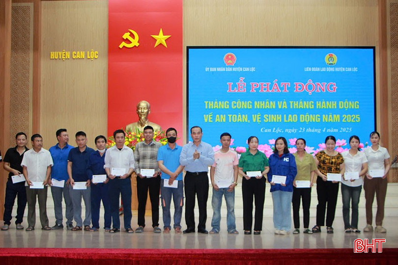 Trao quà cho cho công nhân, người lao động hoàn cảnh khó khăn. bqbht_br_12.jpg