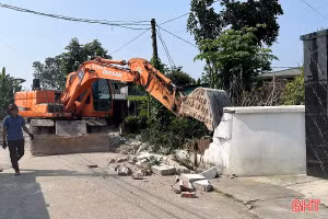 Giáo dân ở Tứ Mỹ tích cực hiến đất mở rộng đường