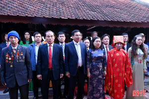 Dâng hương tưởng niệm nhân kỷ niệm 310 năm Ngày sinh Thám hoa Phan Kính 