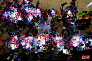 Trải nghiệm nhịp sống "rạng đông" ở cảng cá lớn nhất Hà Tĩnh