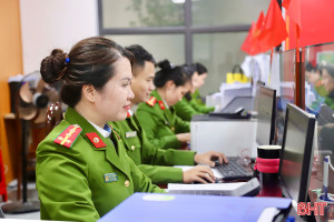 “Đi từng ngõ, gõ từng nhà, rà từng người” để hoàn thiện danh sách cử tri