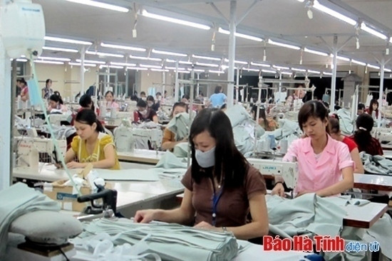 Công ty CP May Hà Tĩnh tạo việc làm cho hàng trăm lao động