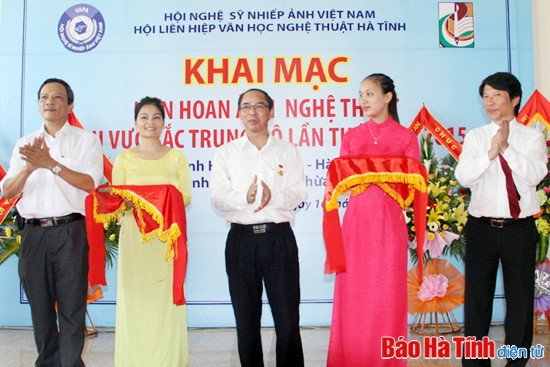 Khai mạc Liên hoan Ảnh nghệ thuật khu vực Bắc Trung bộ lần thứ 22 ảnh 1