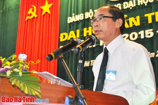 Phó Chủ tịch Thường trực UBND tỉnh Nguyễn Thiện: Nhà trường cần tiếp tục nâng cao chất lượng, hiệu quả đào tạo; nhất là quy mô, lĩnh vực đào tạo phải gắn với nhu cầu, thực tiễn sự phát triển của xã hội.