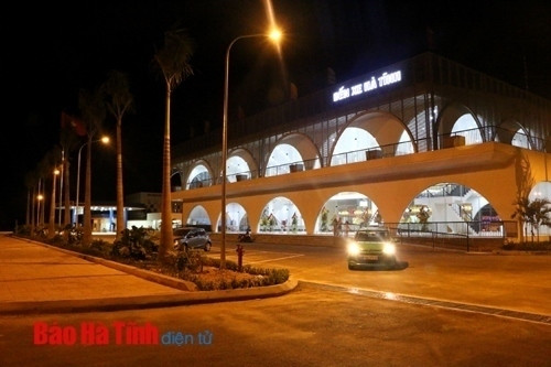 Bến xe Hà Tĩnh - công trình có kiến trúc đẹp, hiện đại, được đầu tư xây dựng theo hình thức xã hội hóa.