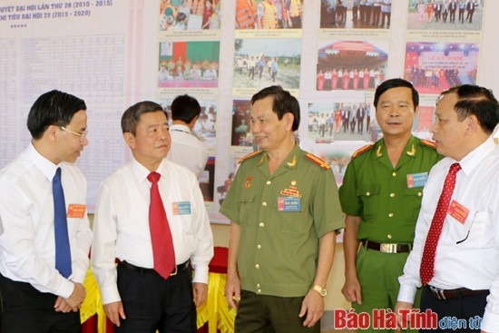 Đảng bộ huyện Hương Khê khai mạc Đại hội nhiệm kỳ 2015-2020 ảnh 6