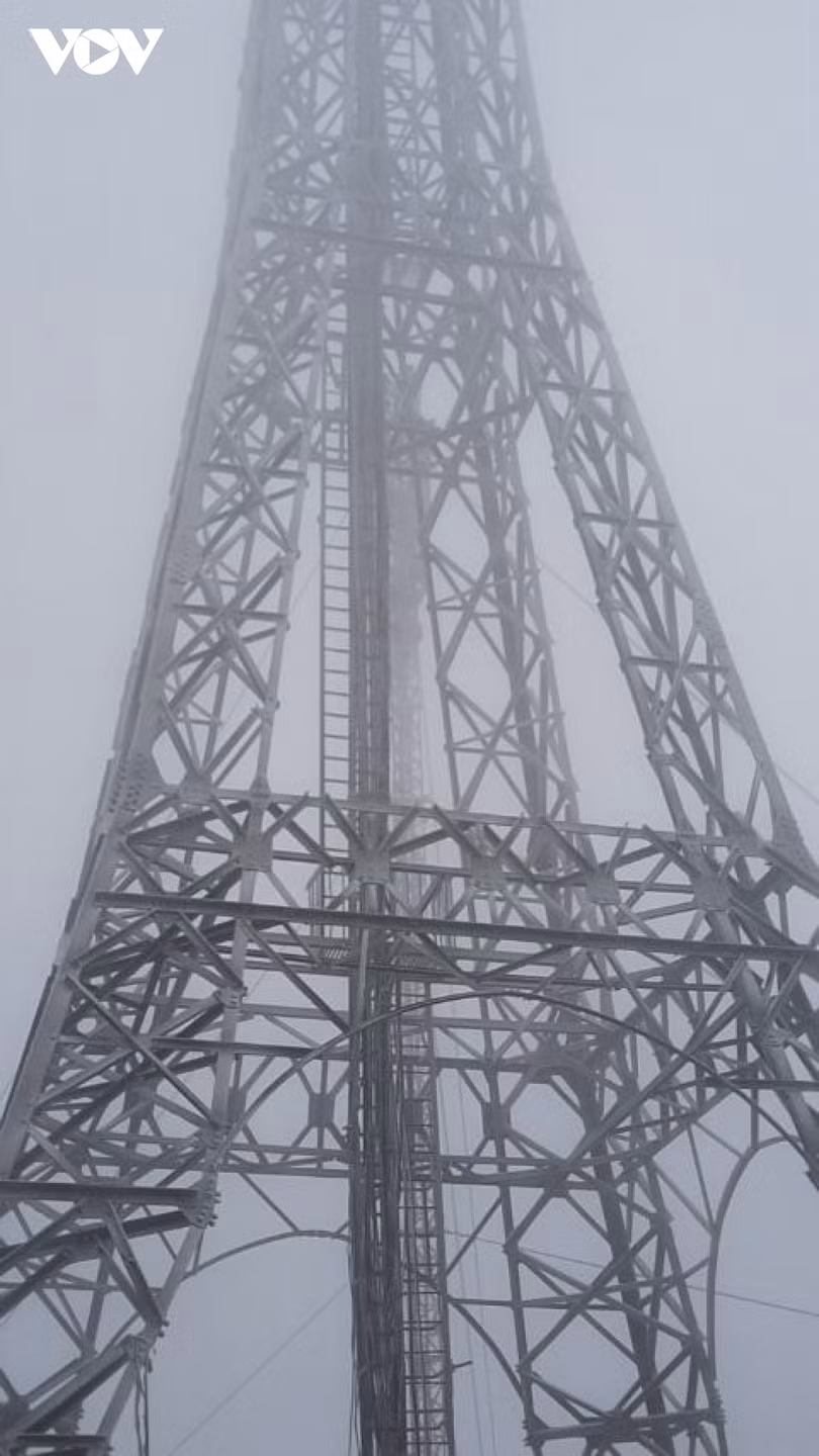 Băng giá phủ trắng trên đỉnh Mẫu Sơn, Yên Tử, Phja Oắc