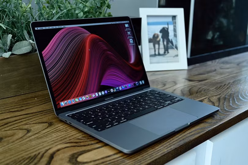 MacBook trong tương lai có thể sạc pin cho iPhone