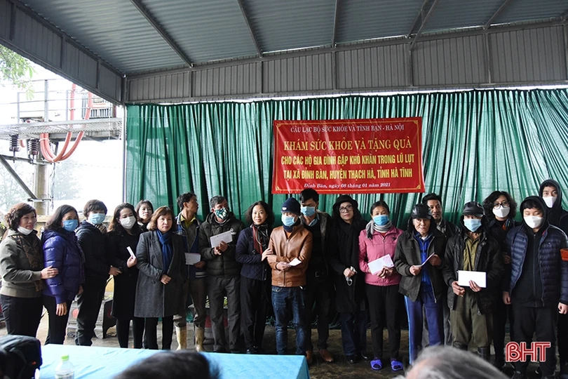 Các giáo sư đầu ngành Y tế khám sức khỏe miễn phí cho người dân Hà Tĩnh