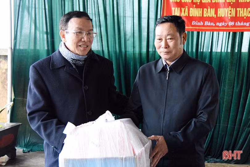 Các giáo sư đầu ngành Y tế khám sức khỏe miễn phí cho người dân Hà Tĩnh